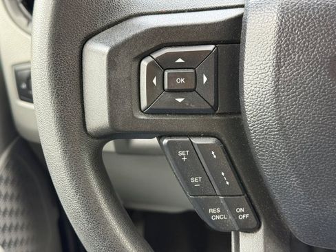 Used 2022 Ford E-350 and Econoline 350 Super Duty image 29