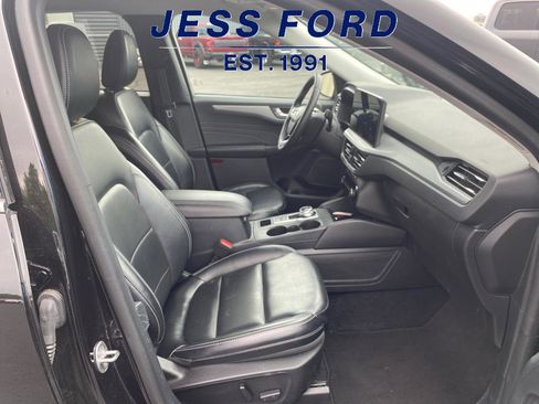 Used 2023 Ford Escape Platinum image 17