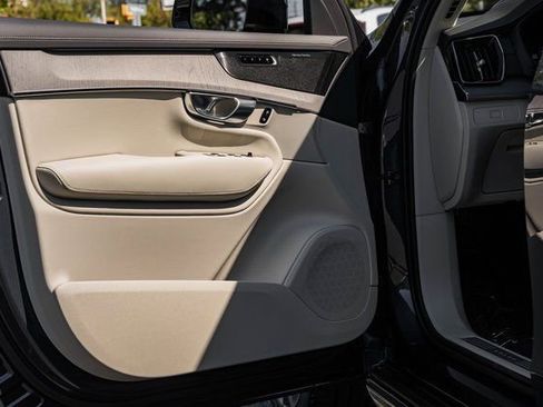 New 2026 Volvo XC90 B6 Ultra w/ Lounge Package image 37