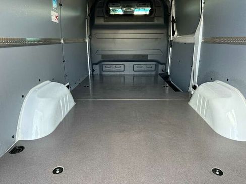 Used 2024 Mercedes-Benz Sprinter 2500 image 17