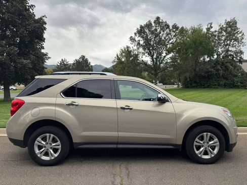 Used 2011 Chevrolet Equinox LT w/ Chrome Appearance Package AWD/4WD image 2