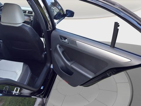 Used 2016 Volkswagen Jetta Sport FWD image 17