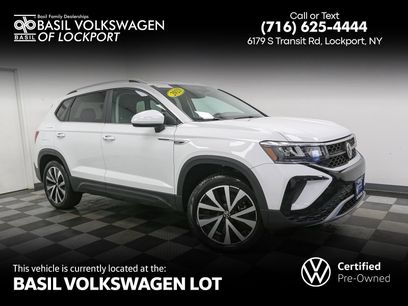 Used 2023 Volkswagen Taos SE w/ Panoramic Sunroof Package