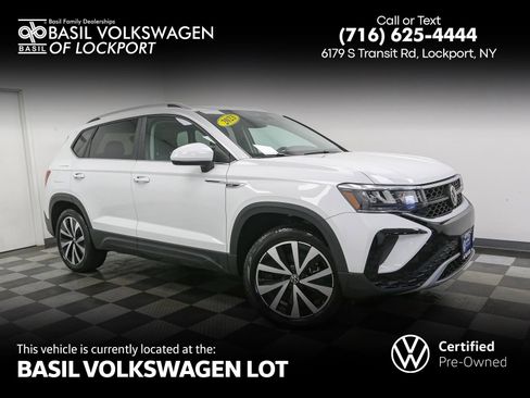 Certified 2023 Volkswagen Taos SE w/ Panoramic Sunroof Package AWD/4WD image 1