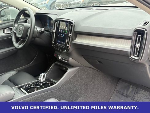 Certified 2025 Volvo XC40 B5 Plus AWD/4WD image 37