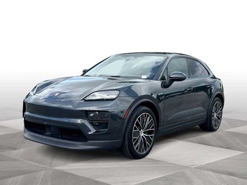 Used 2025 Porsche Macan Electric RWD image 4