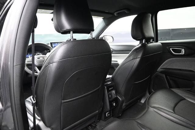 Used 2024 Jeep Compass Latitude AWD/4WD image 23