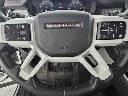 Used 2026 Land Rover Defender 130 X-Dynamic SE AWD/4WD image 24