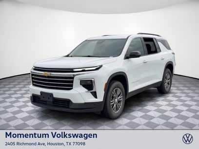 Used 2025 Chevrolet Traverse LT