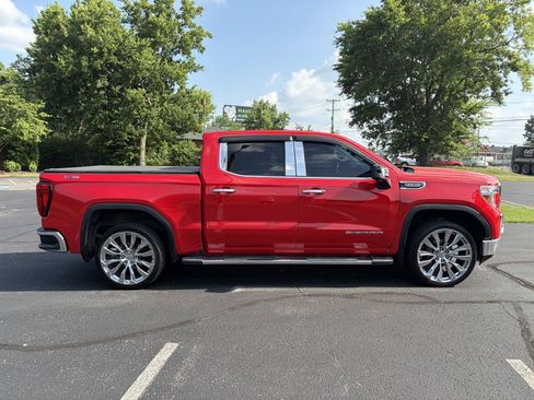 Used 2019 GMC Sierra 1500 SLT w/ SLT Premium Plus Package AWD/4WD image 4