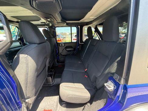 Used 2018 Jeep Wrangler Unlimited Sport S AWD/4WD image 6