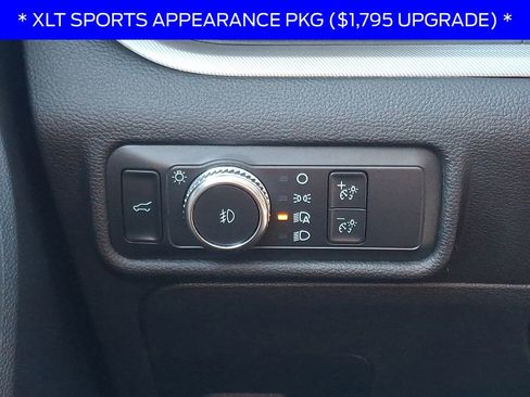 Used 2022 Ford Explorer XLT w/ Equipment Group 202A image 25