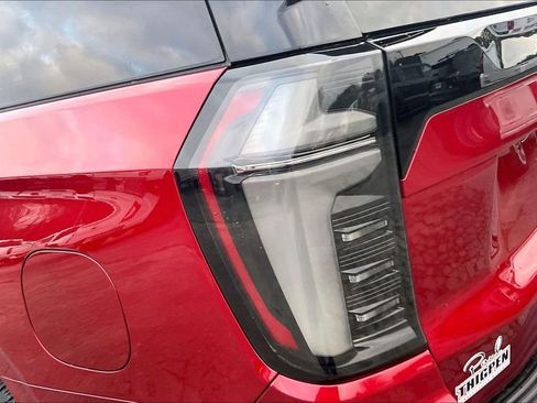 New 2025 Chevrolet Suburban Premier w/ Sun And Tow Package image 25