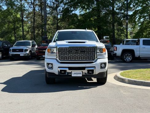 Used 2019 GMC Sierra 3500 Denali w/ Duramax Plus Package image 2