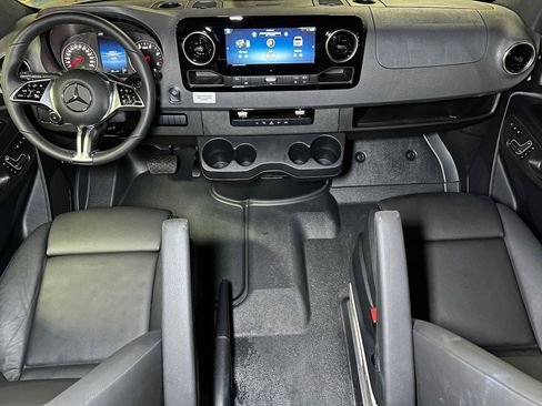 Used 2026 Mercedes-Benz Sprinter 2500 image 43
