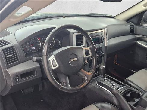 Used 2009 Jeep Grand Cherokee Laredo AWD/4WD image 9
