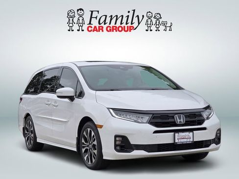 Used 2025 Honda Odyssey Elite image 2