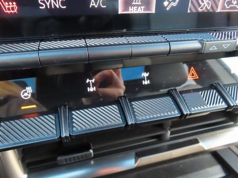 Used 2024 GMC Hummer EV 2X w/ Extreme Off-Road Package image 31