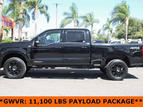 Used 2023 Ford F250 Lariat w/ Black Appearance Package image 5