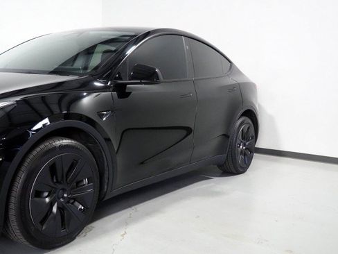 Used 2023 Tesla Model Y Long Range AWD/4WD image 50