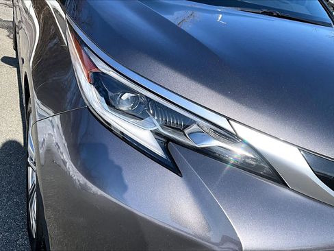 Certified 2021 Toyota Sienna Platinum image 56