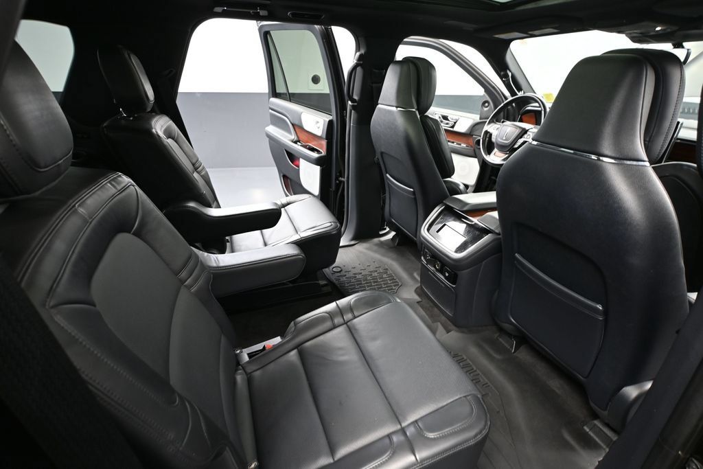 Used 2022 Lincoln Navigator Reserve w/ Equipment Group 201A AWD/4WD image 43