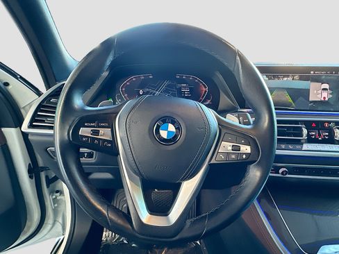 Certified 2022 BMW X5 sDrive40i w/ Premium Package image 11