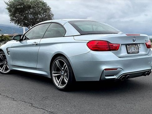 Used 2015 BMW M4 Convertible image 12