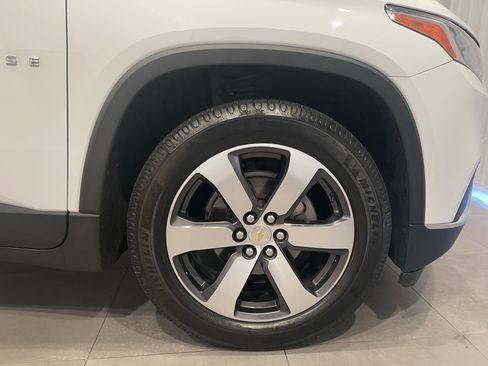 Used 2020 Chevrolet Traverse LT w/ LT Premium Package AWD/4WD image 10