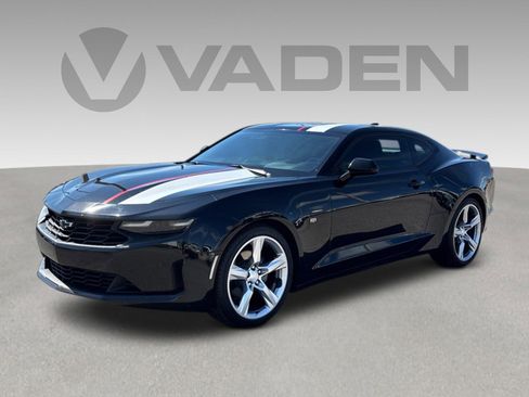 Used 2019 Chevrolet Camaro LS RWD image 3