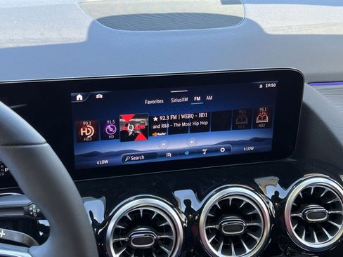 Used 2026 Mercedes-Benz GLA 250 4MATIC image 16