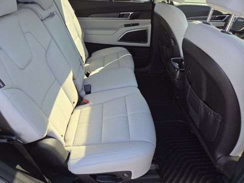 Used 2025 Kia Telluride EX FWD image 25