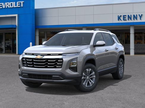 New 2026 Chevrolet Equinox LT w/ Convenience Package II FWD image 6
