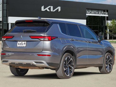 Used 2023 Mitsubishi Outlander SE image 6