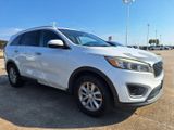 Used 2017 Kia Sorento LX image 2