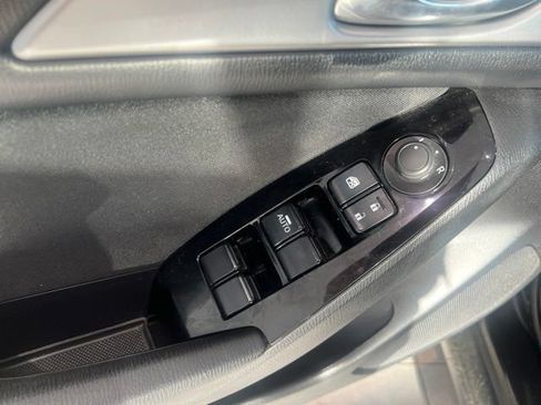Used 2018 MAZDA MAZDA3 Sport FWD image 13