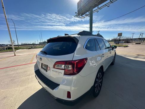 Used 2017 Subaru Outback 2.5i Limited image 5