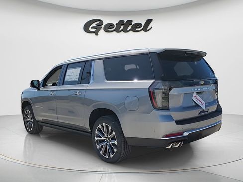 New 2026 Chevrolet Suburban High Country AWD/4WD image 3