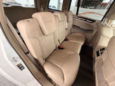 Used 2014 Mercedes-Benz GL 450 4MATIC image 29