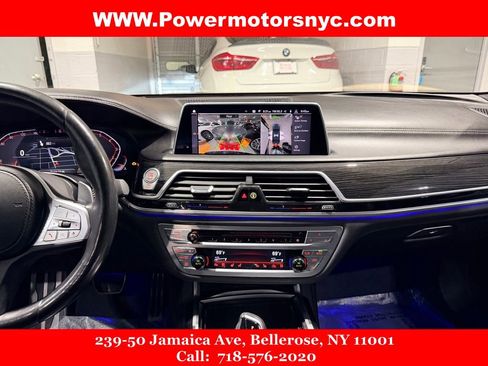 Used 2020 BMW 750i xDrive w/ Executive Package image 27