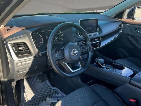 Used 2022 Nissan Rogue SV FWD image 16