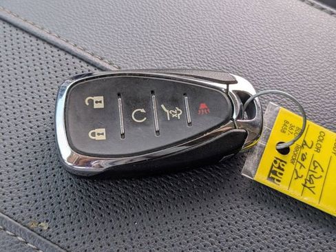 Used 2020 Chevrolet Traverse Premier w/ LPO, 'HIT The Road' Package FWD image 31