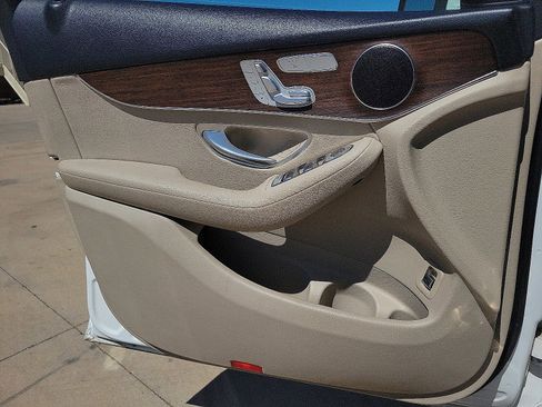 Used 2022 Mercedes-Benz GLC 300 image 11