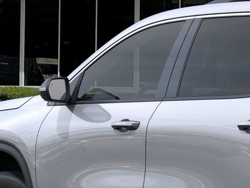 New 2026 Chevrolet Traverse LT w/ Driver Confidence Package AWD/4WD image 12