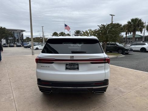 Used 2025 Buick Enclave Preferred image 4