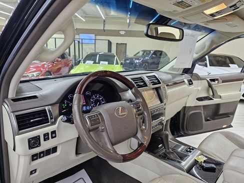 Used 2017 Lexus GX 460 Premium image 18