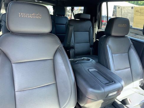 Used 2024 Chevrolet Suburban High Country AWD/4WD image 34