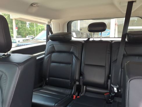 Used 2025 Lincoln Navigator L Reserve AWD/4WD image 10