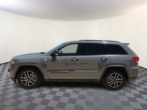 Used 2021 Jeep Grand Cherokee Trailhawk image 2