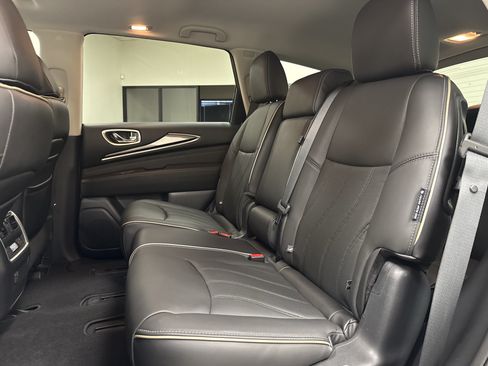 Used 2019 INFINITI QX60 Luxe w/ Essential Package FWD image 17